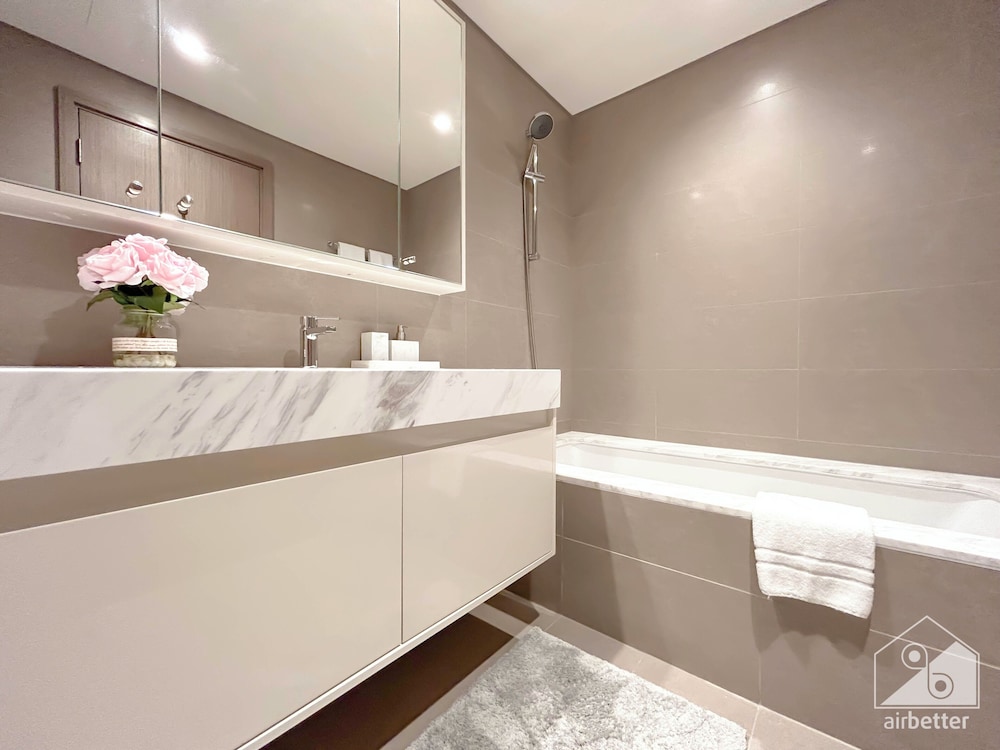 Spacious 3.5 Bedroom Apartment in Burj Royale