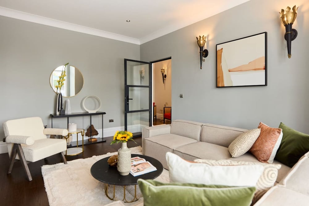 The Roehampton Place - Elegant 5bdr House With Garden Parking