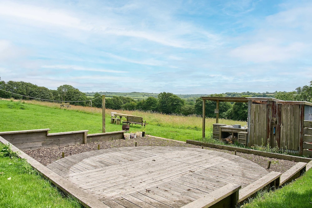 Host Stay Dipple Farm Shepherds Hut