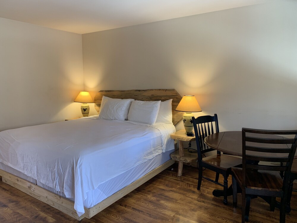 Methow River Lodge & Cabins