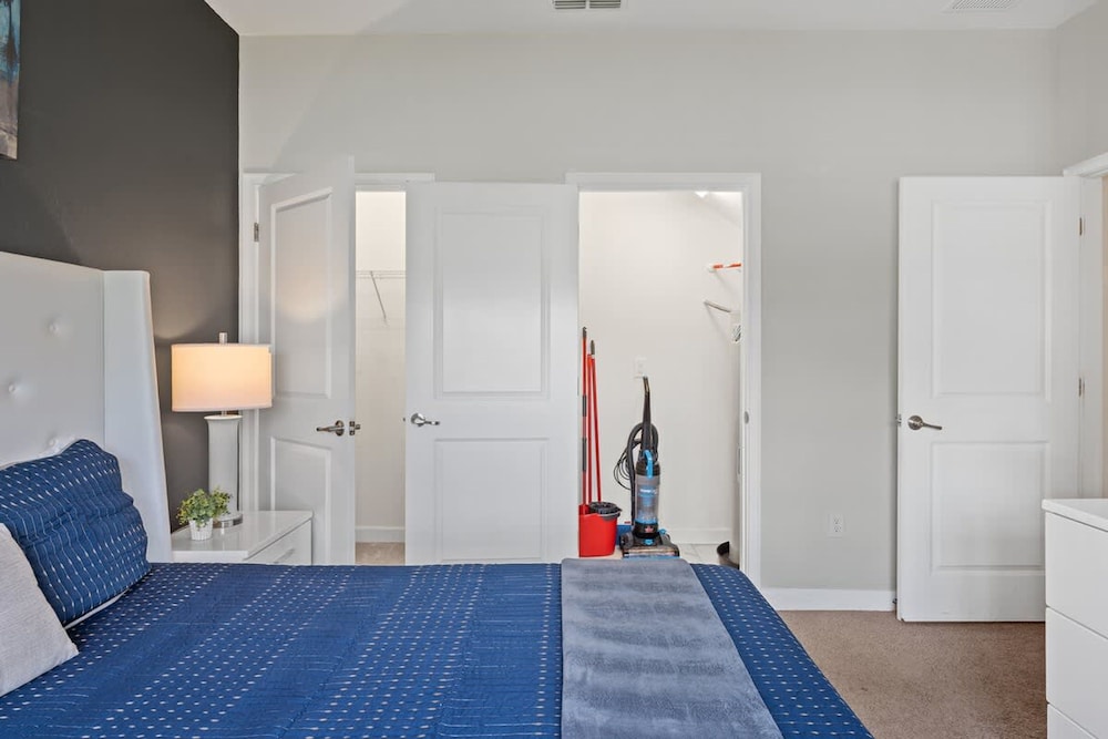 Amazing Resort Near Disney 4BR Townhome