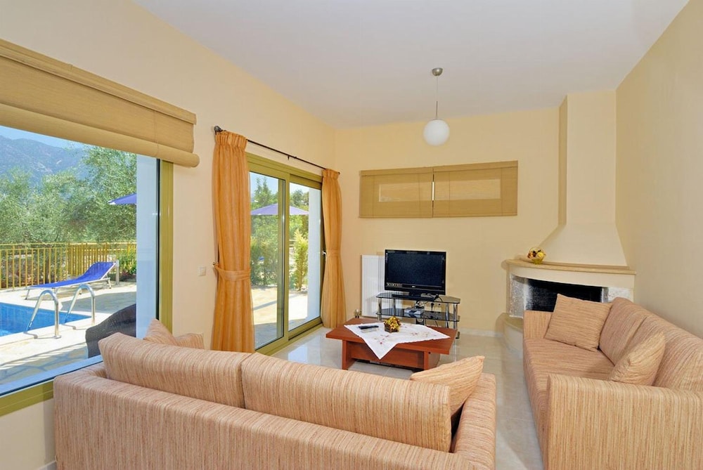 Villa Pinelopi With 2 Bedrooms and 3 Bathrooms view 5