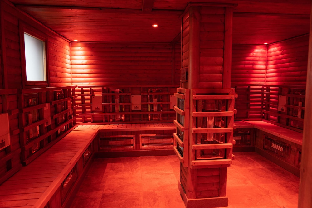 Walsall Vacations - Fairlawns Hotel and Spa - Property Image 8