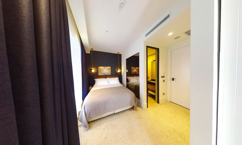 Maroon Tomtom - Image 25