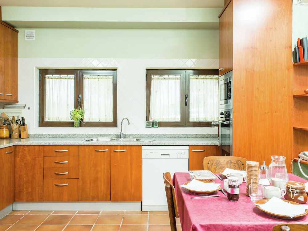 Large Farmhouse with Private Pool & Large Garden near Beach photo 3