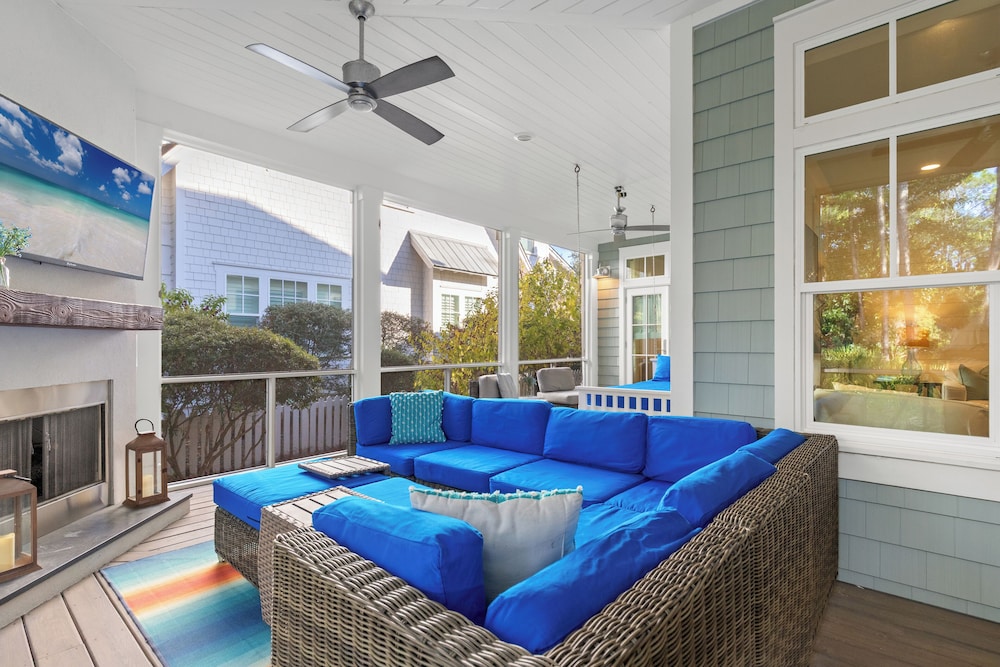 Sea Dlight: 3BR Beach Home Sleeps 10 With 4 Bikes in Watersound West