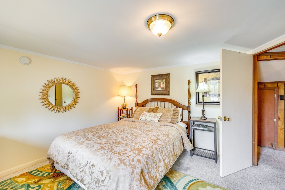 Eureka Springs Vacation Rental < Half-mi to Dtwn! view 5