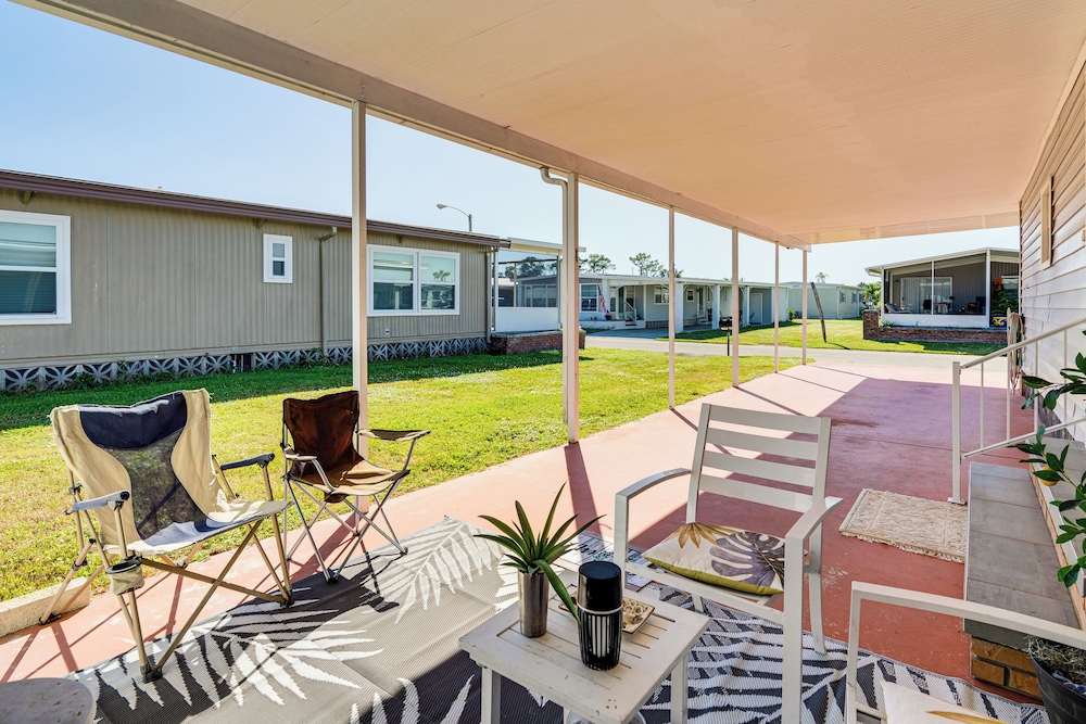 Pool Access! Couples Haven 4 Mi to Dtwn Fort Myers