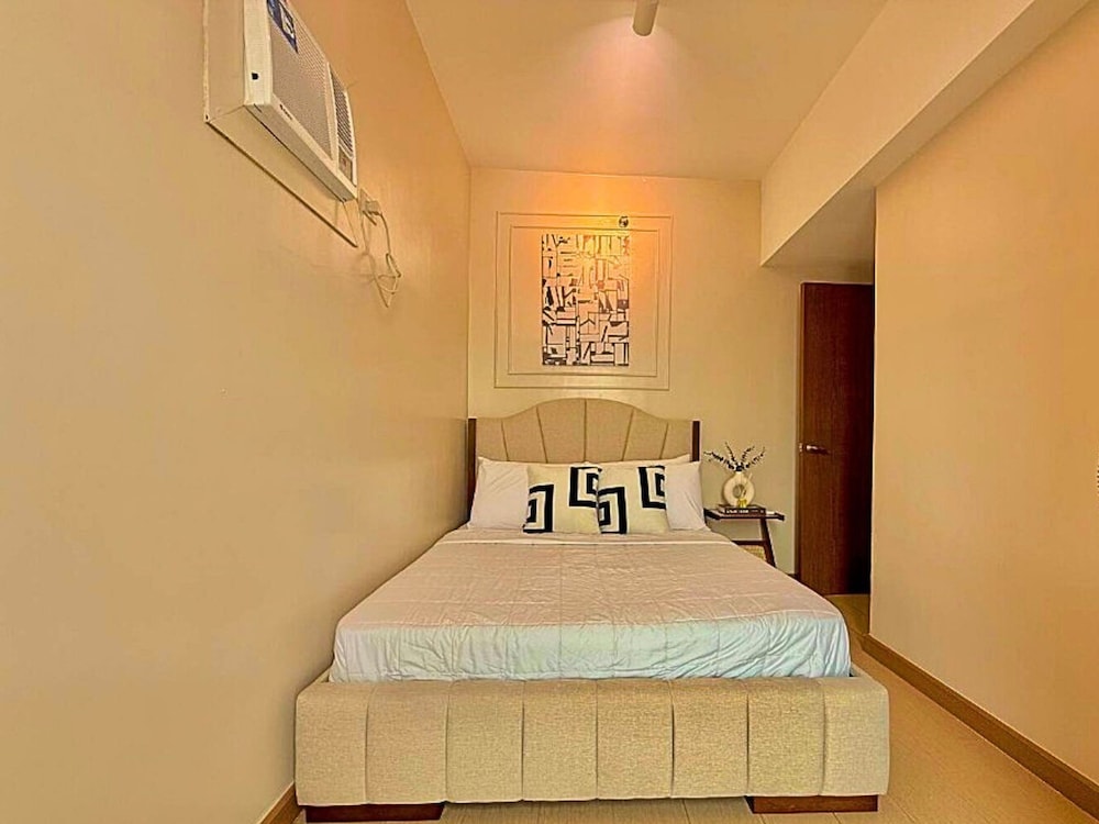 Live Luxury Living at BGC Venice