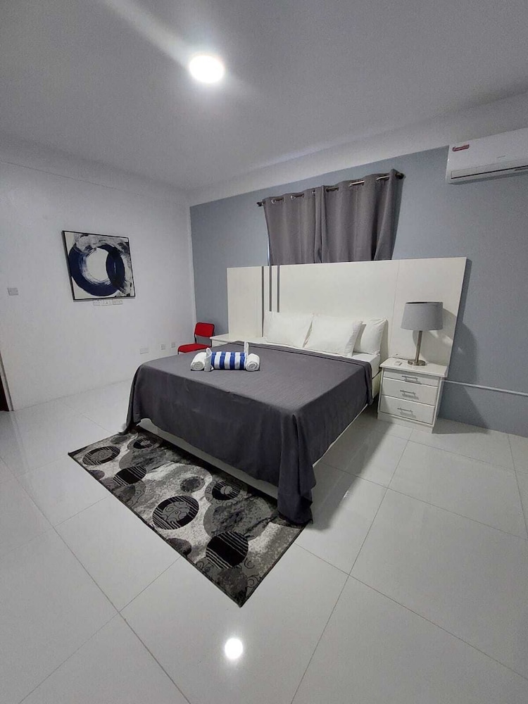 3Bd Luxury Villa Located in Prime Loc view 2