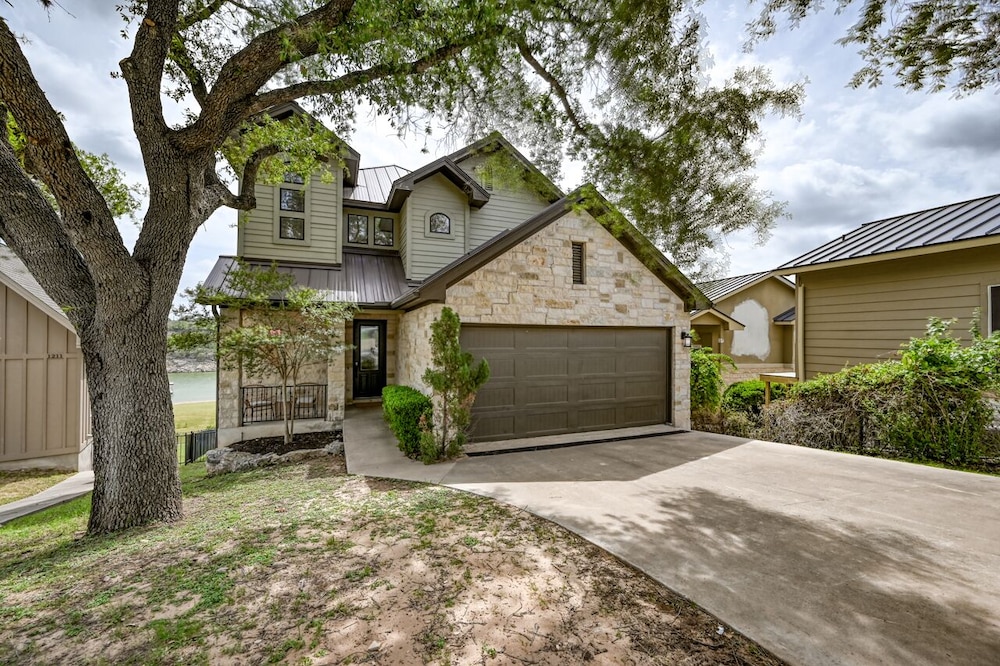 Luxury Lakefront Home-private Dock - Dipping Pool! - Property Image 21