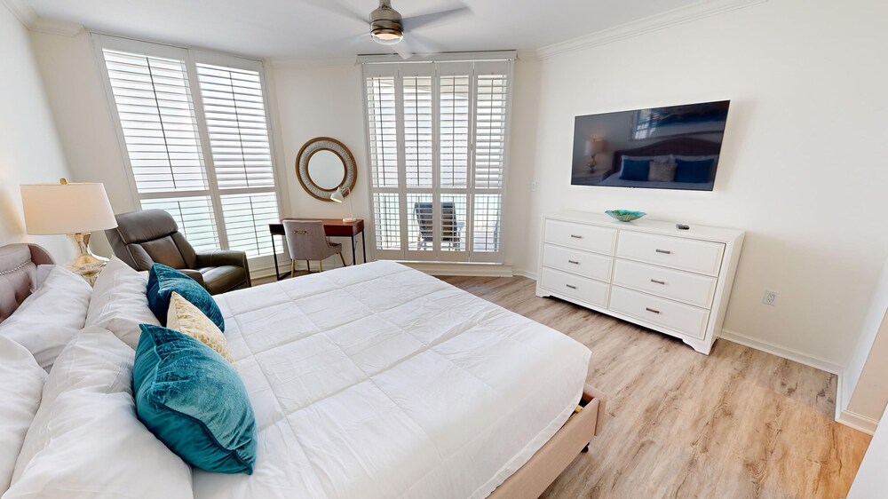 Silver Beach 1006w 4 Bedroom Condo