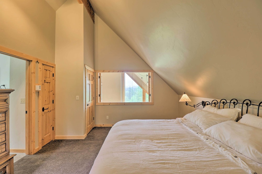 Quiet + Elegant Whitefish Home w/ Hot Tub view 4