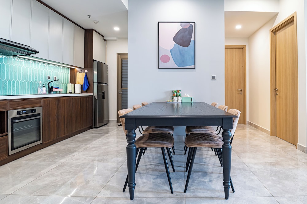 Midtown Premium Apartments