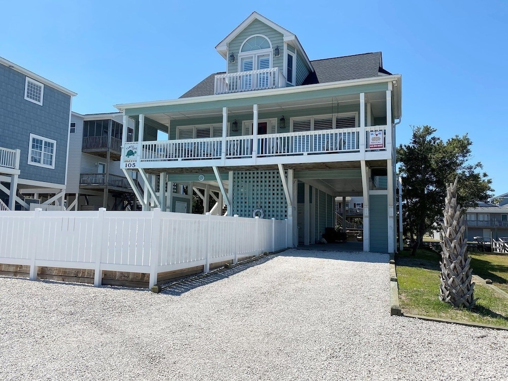 Turtle Cove (formerly Fiddler's Green) 4 Bedroom Home by RedAwning