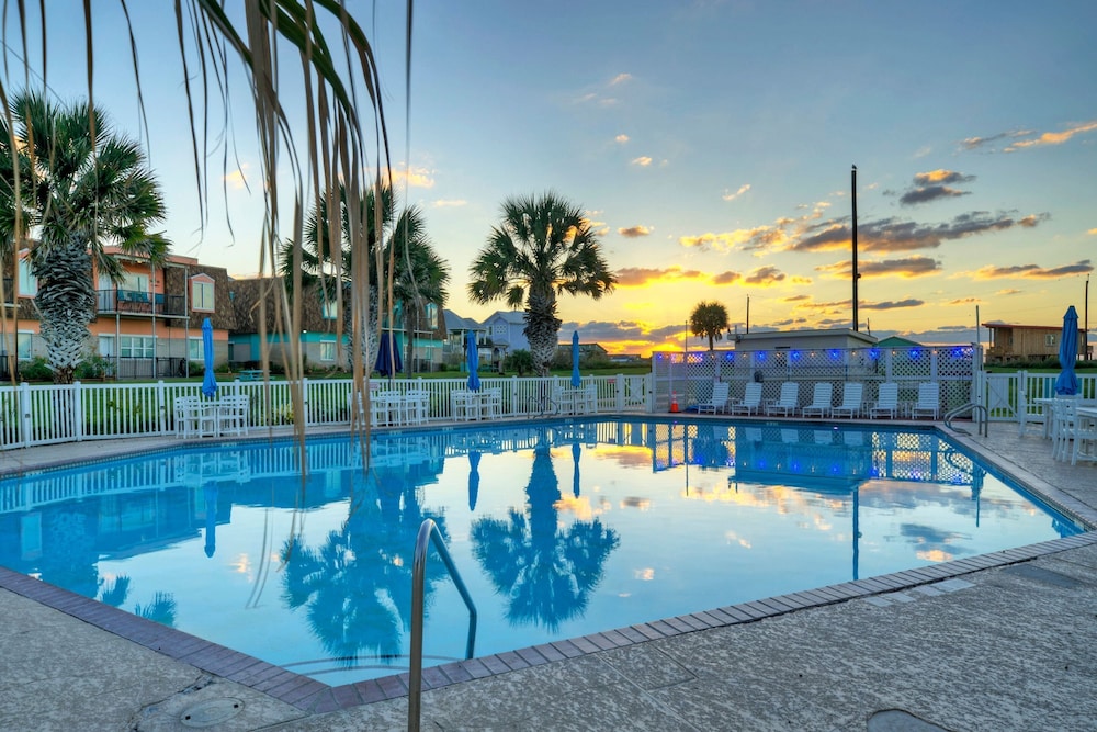 Blue Water Bliss by Avantstay Boardwalk to Beach