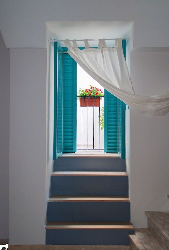 Casa Vicolo en Noci — balance & terrace