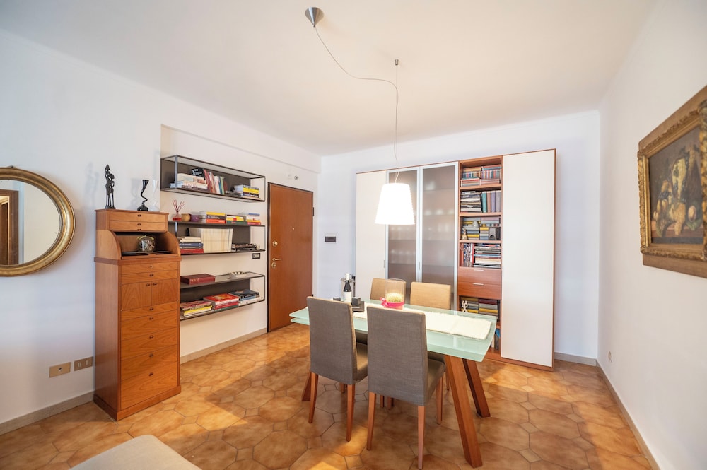 Luminous 2Br Family Apartment In Residential Area