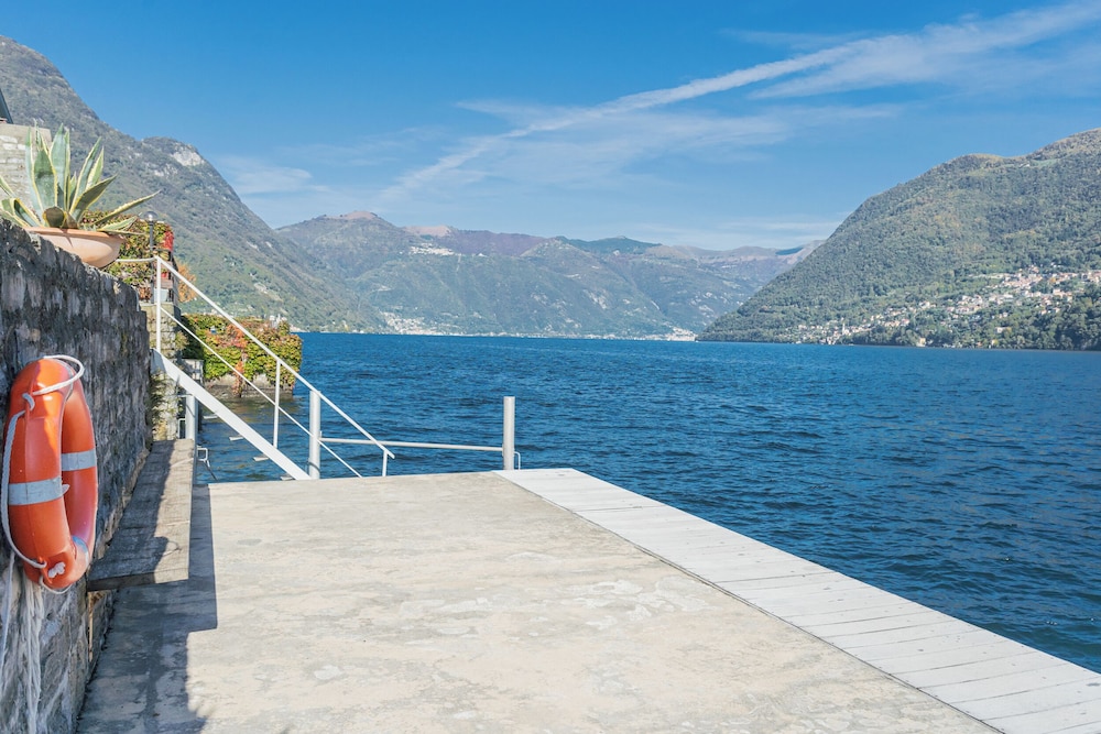 Your Private Harbour Nearby George Clooney by Rent all Como