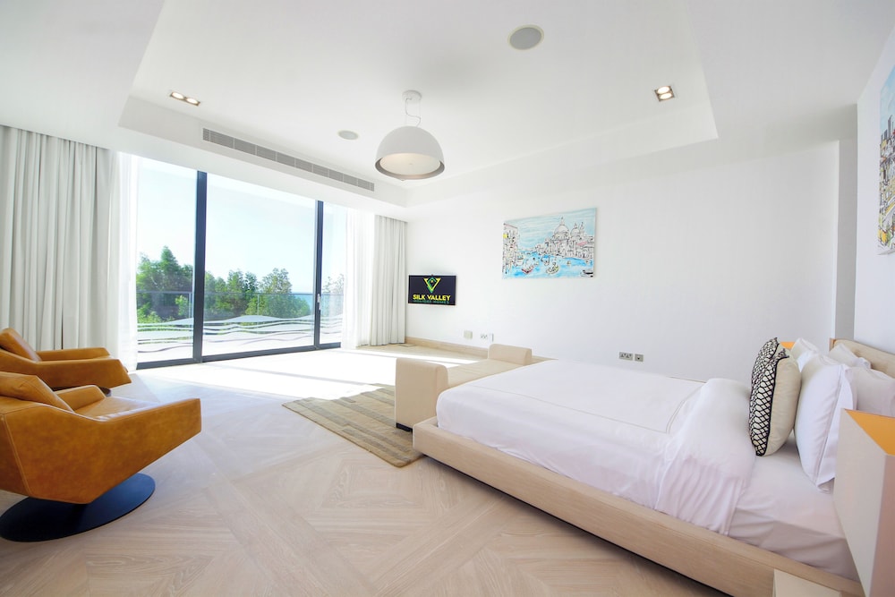 Royal Retreat Villa at Nurai Island
