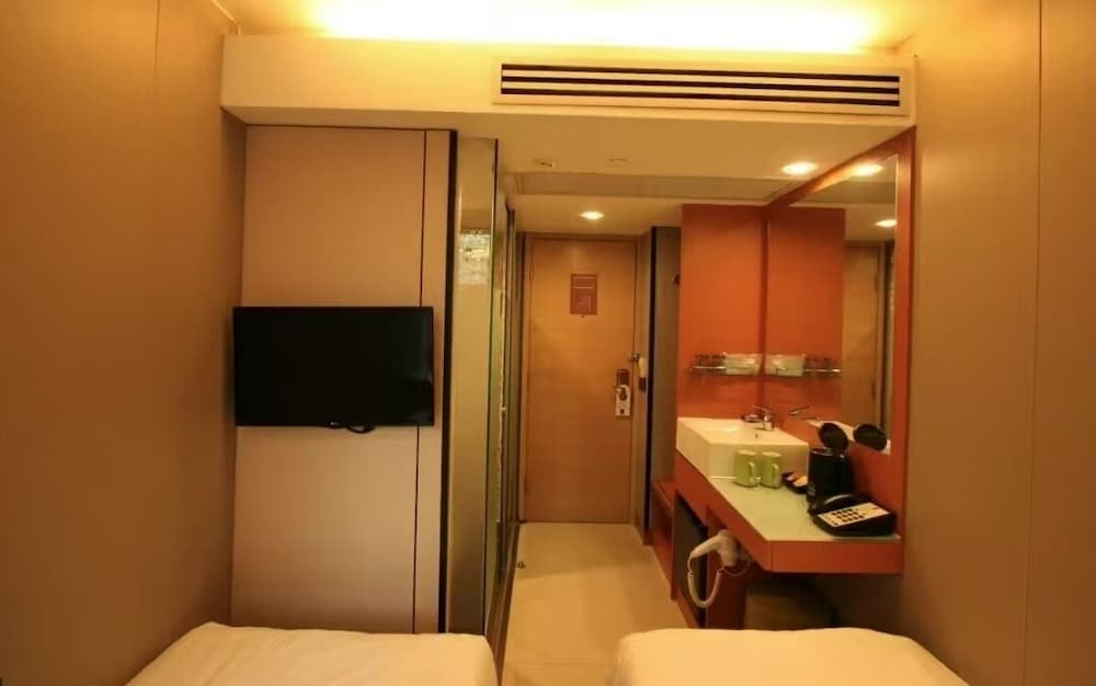 J Link Hotel