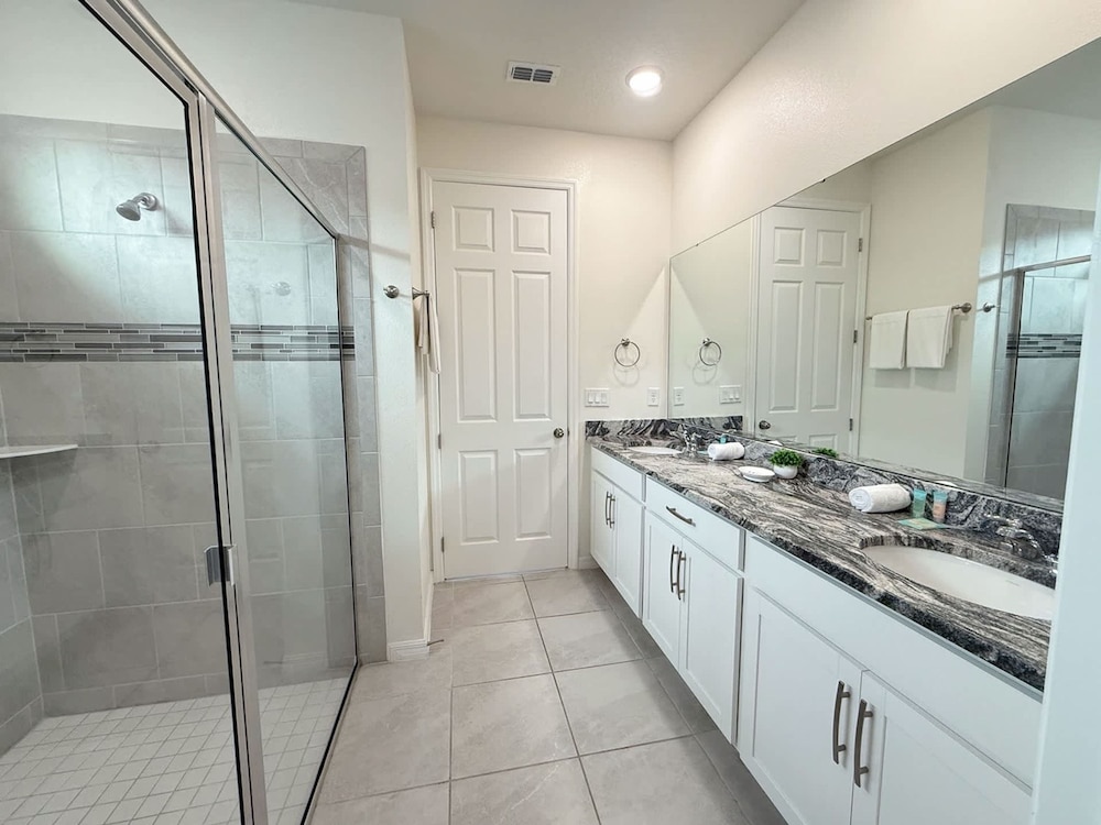 Upstay - Modern Family Home w Pool Solara Resort