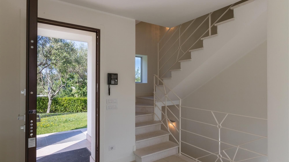 Rn-f244-debe16at - Villa Mandara 8 2 view 3