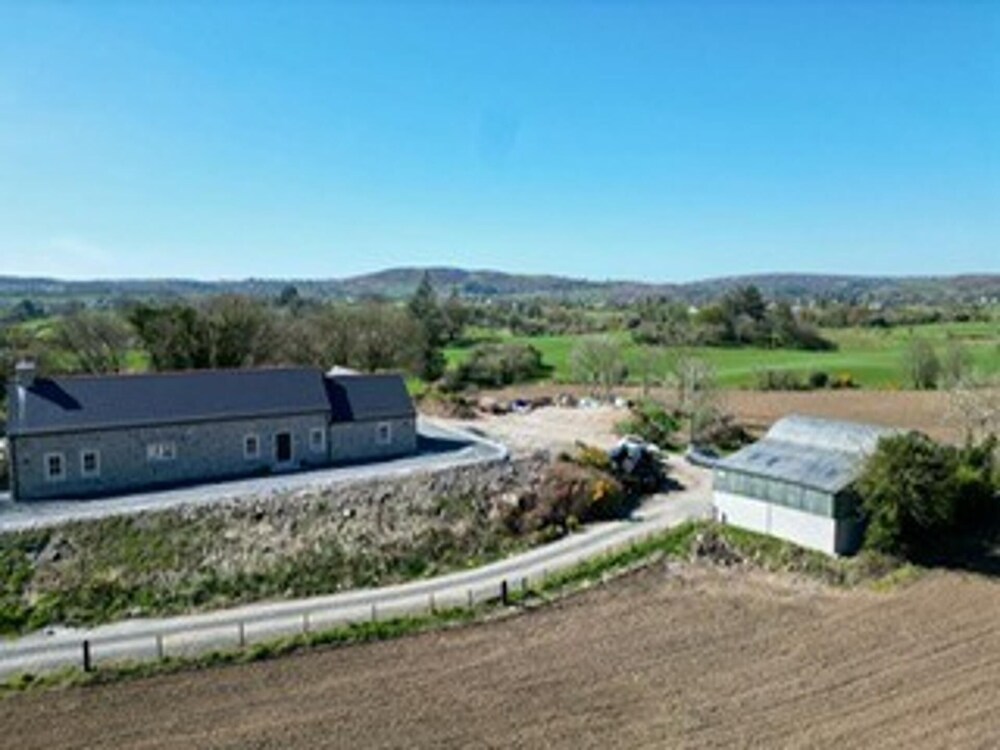 Nelly Daly's Barn - Sleeps 6 - Brand New - Parking