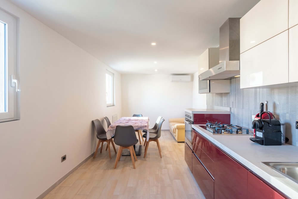 Pleasant 2BR flat next to Genoa Port