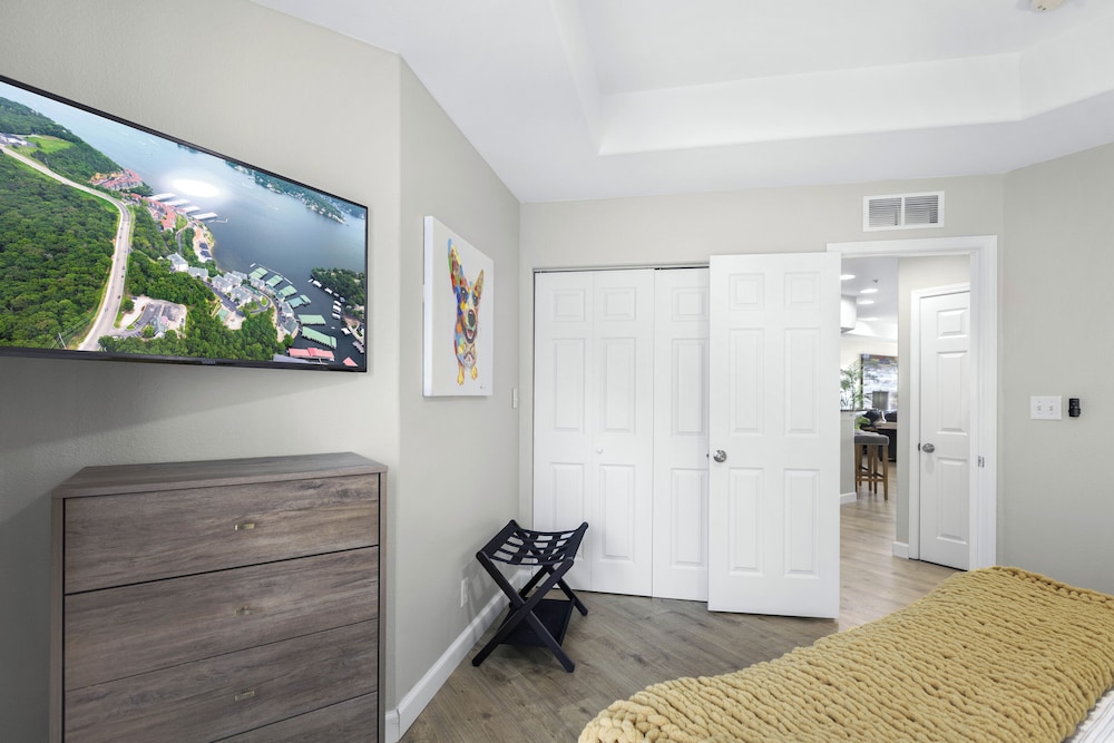 Emerald Bay Oasis Sleeps 6!