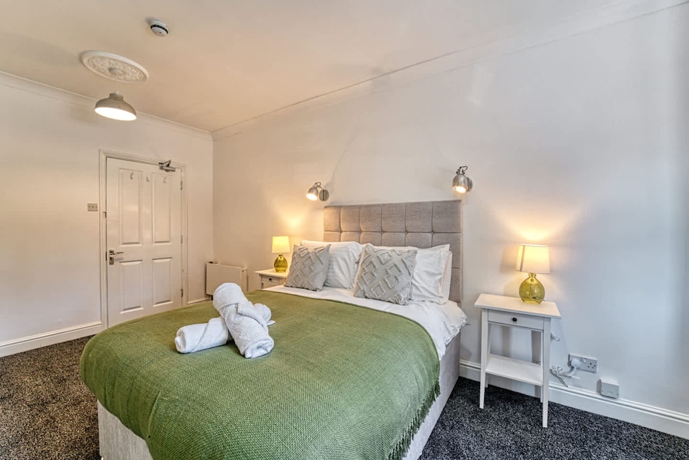 Host Stay Chester House Retreat