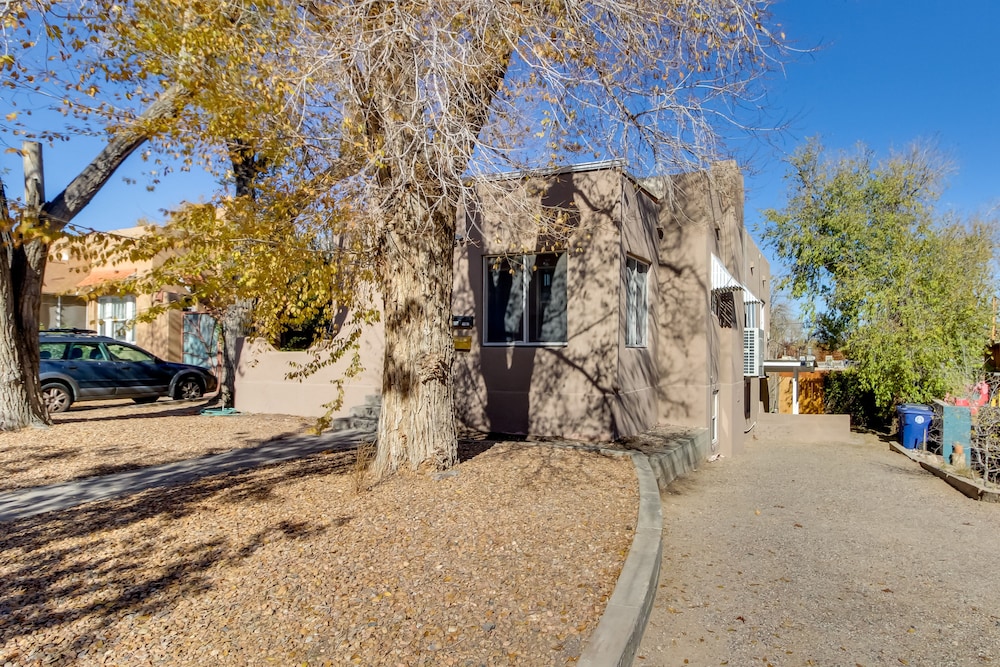 Albuquerque Vacations - Silver Hill Apartment Near UNM Campus! - Property Image 3