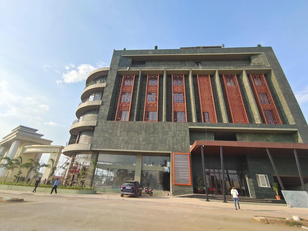 Omaya Suites