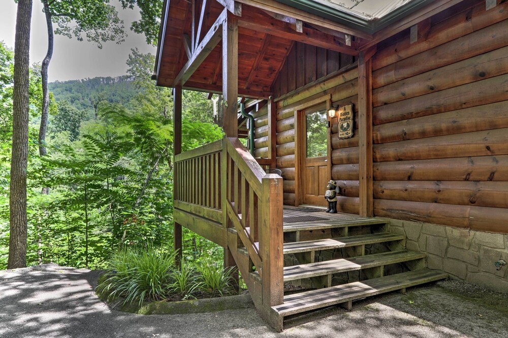 Gatlinburg Mountainside Escape w/ Deck & Hot Tub! view 4