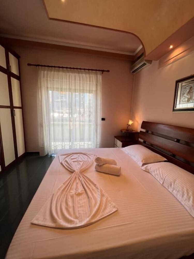 Green Garden Villa