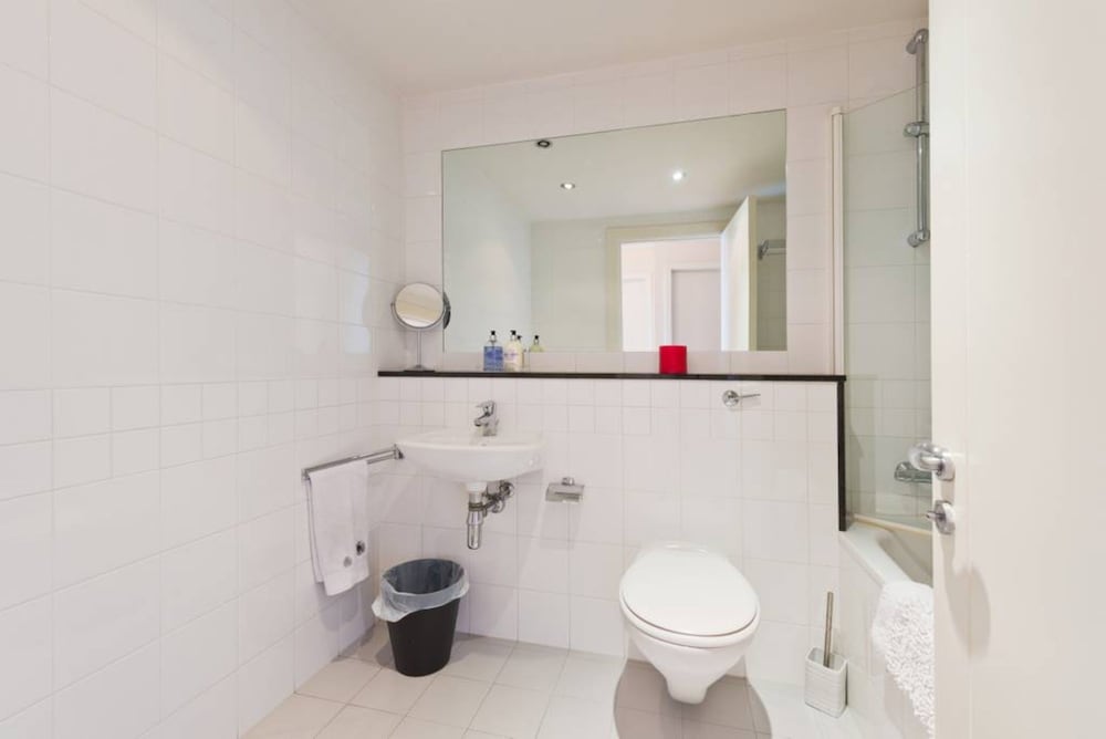 Modern, City Centre 3 Bedroom Apartment