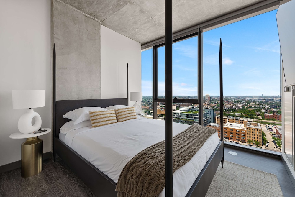 Cloud9 4apt in Building Fultonmkt The Cubist
