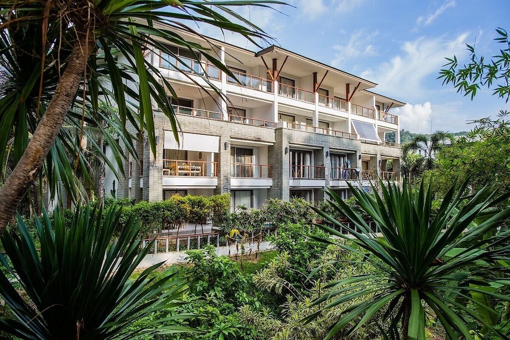 Beachfront 120sqm 2BR With Private Plunge Pool on Stunning Naithon Beach