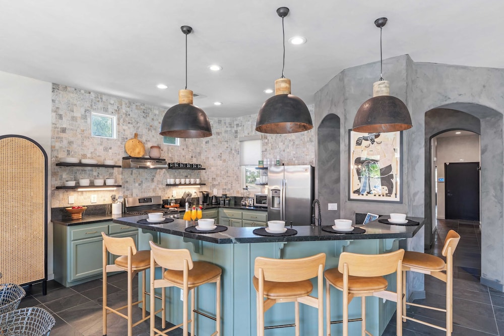 Designer Desert Oasis w/ Pool, Hot Tub, Outdoor Lounge The Riley by Avantstay