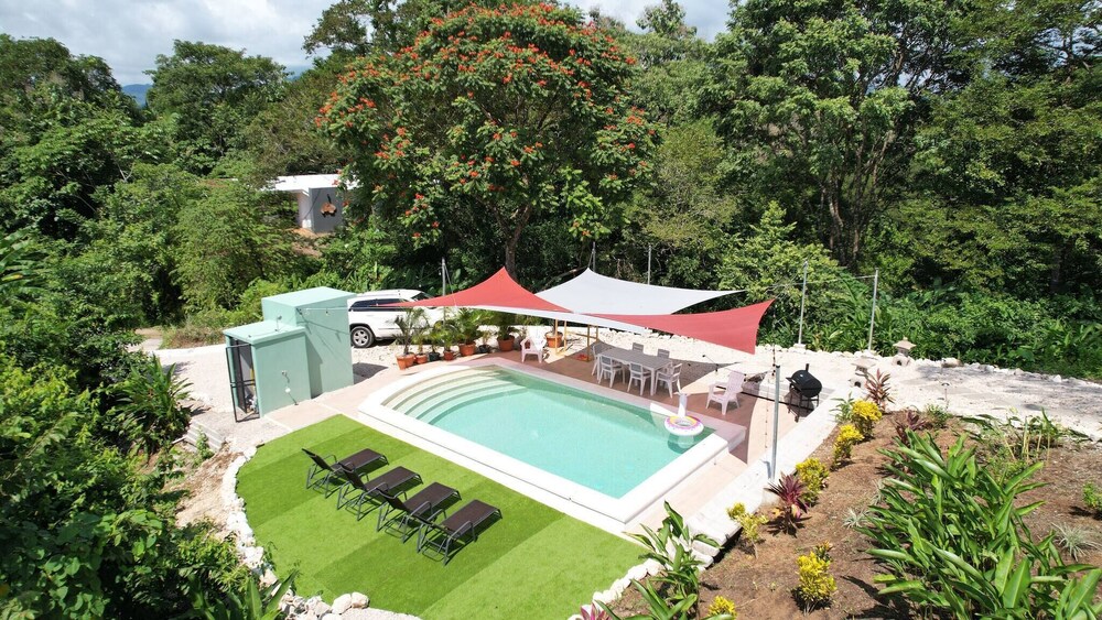 Private Saltwater Pool, Mountain Views, 3min Beach
