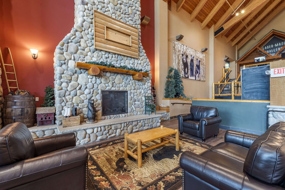 Three Bears Waterpark Resort Near Tomah, Ascend Collection Hotel