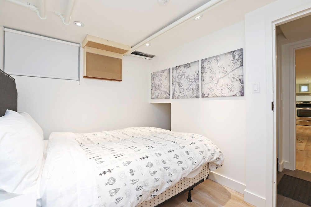 Applewood Suites - Executive Basement - Image 5