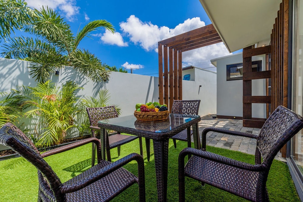 Brand NEW 2br1ba w Privatepool in Amazing Location