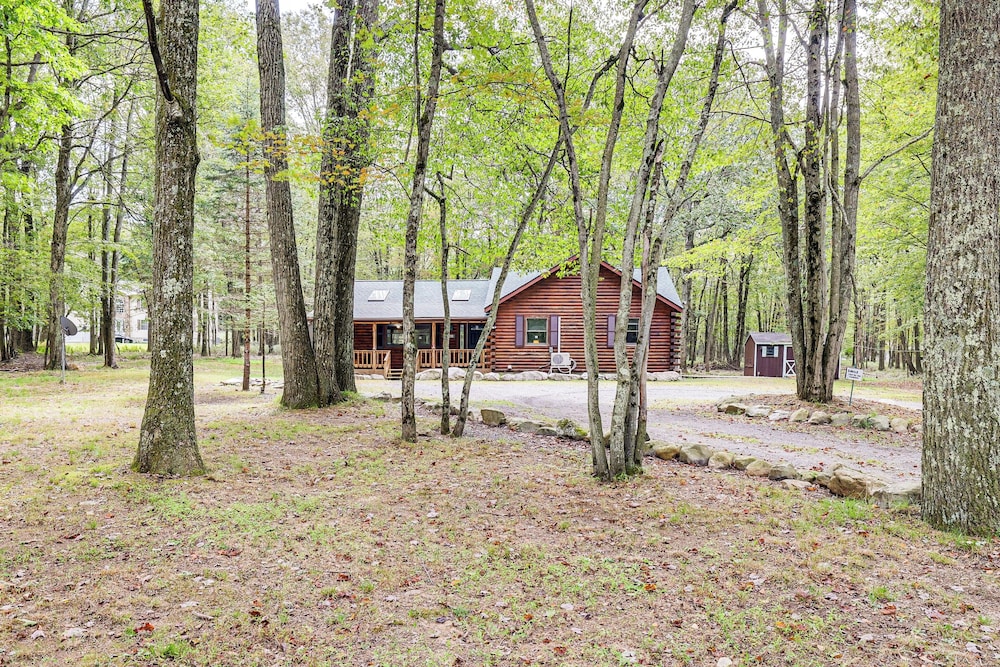 Long Pond Log Cabin w/ Hot Tub Soaks & Outdoor Fun