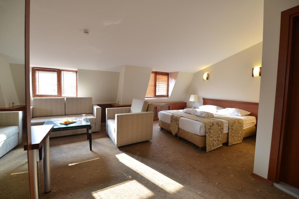 Golden Siyav Otel - Image 19