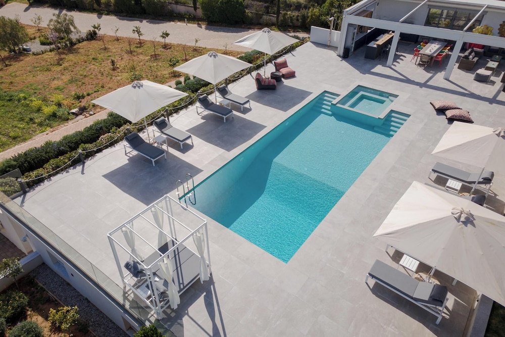 Ema's Guest House