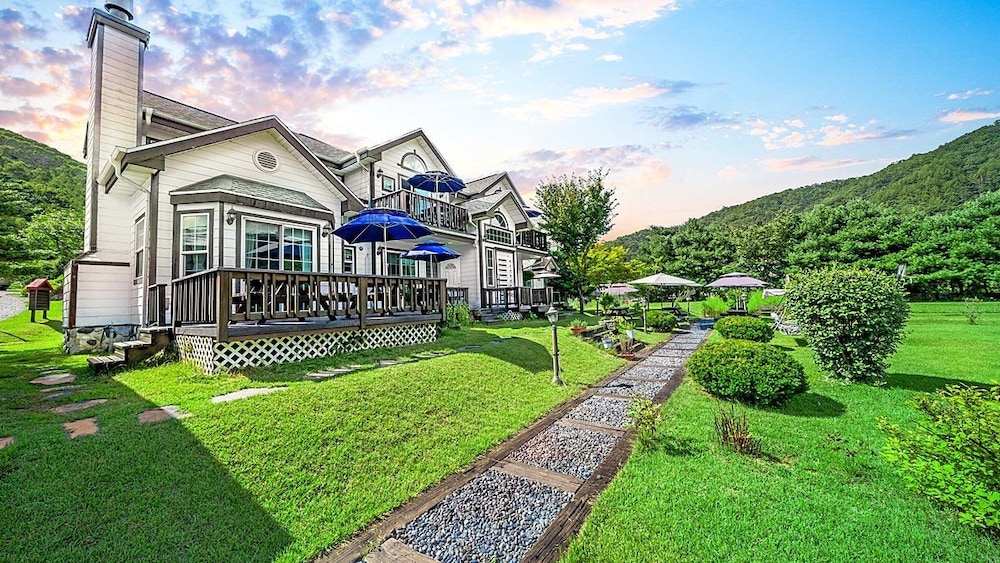 Star Sonata Pension