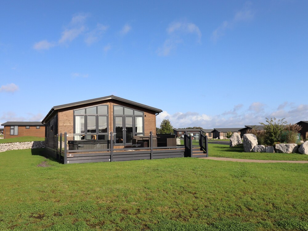 28 Delamere Point