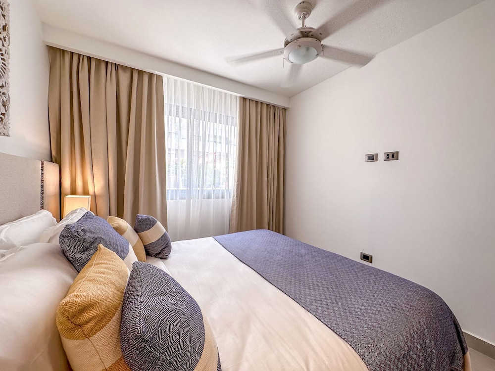 Luxury 3 Bedroom Apartment at the Beach