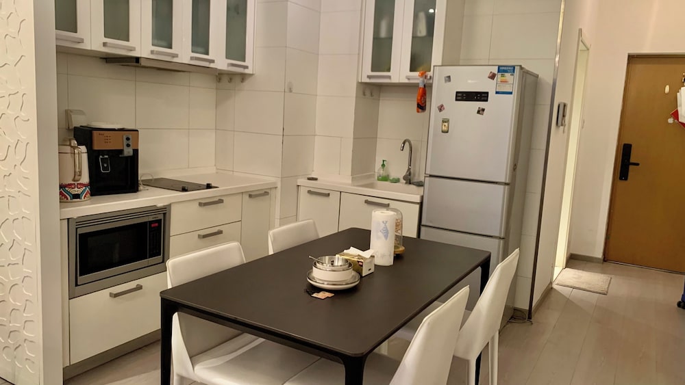 Beijing Furnished Apt with Queen bed